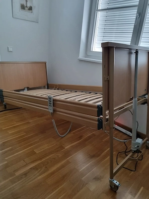 Burmeier elektr. Pflegebett Dali low entry (extra niederer Einstieg) Bild 5