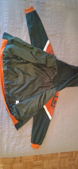 Jacke gr.140   Ungetragen  Neu Bild 2