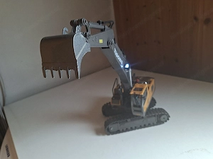 Spielzeug Bagger ferngesteuert  Bild 3