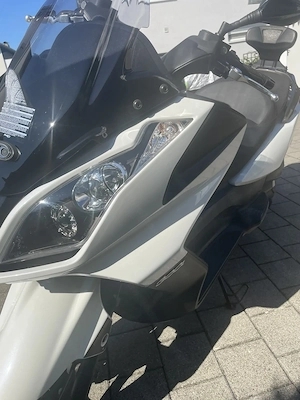 Kymco Downtown 300i ABS Roller Bild 8