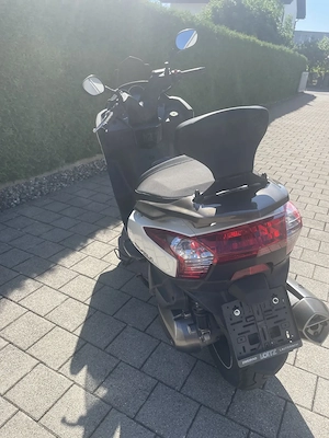 Kymco Downtown 300i ABS Roller Bild 6