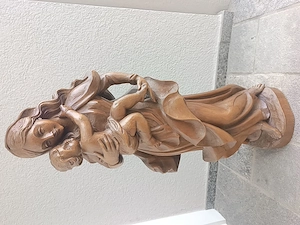 Handgeschnitzte Madonna mit Jesuskind  Bild 3