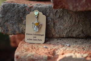 Schutzengel Glücksbringer mit echten Naturstein Perle "Jade gelb" Bild 4