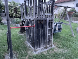 Alten Winnetoo Schaukel- und Spielturm ist gegen der Abbau gratis abzugeben  Bild 2