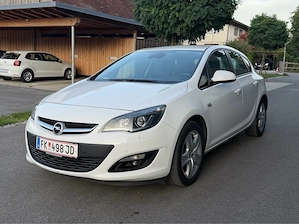 Opel Astra 1,7 CDTI Ecotec Edition Start Stop System (2015) Bild 2