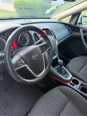 Opel Astra 1,7 CDTI Ecotec Edition Start Stop System (2015) Bild 8