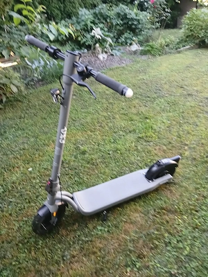 Verkaufe Elektroroller Bild 3