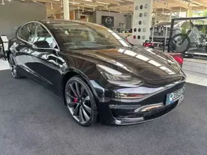 Tesla Model 3 Bild 2