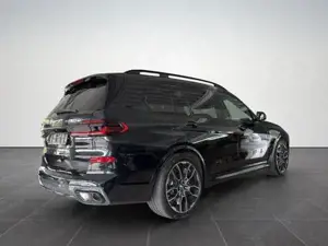 BMW X7 xDrive 40d M SPORT PRO /AHK/STH/HK/PANO/7-SI 259 kW (352 PS), Automatik, Allrad Bild 3