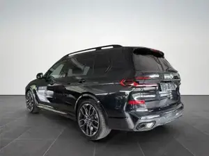 BMW X7 xDrive 40d M SPORT PRO /AHK/STH/HK/PANO/7-SI 259 kW (352 PS), Automatik, Allrad Bild 5