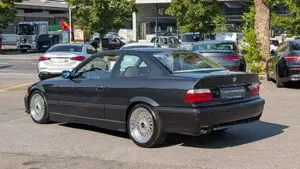 BMW 325 Bild 6