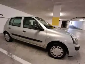 Renault Clio Bild 2