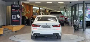 BMW 330 Bild 8