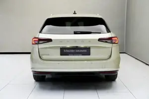 Skoda Superb 1.5 TSI mHEV Selection Massage PDC ACC Bild 10