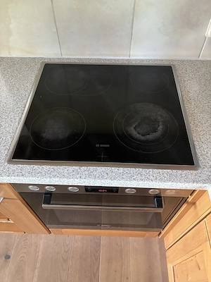 Backofen und Kochfeld Bild 4
