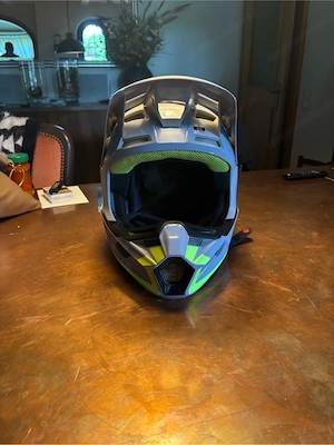 Motocross Helm Bild 4