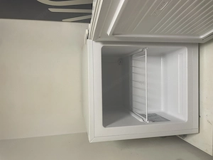 Tiefkühlschrank klein ein  Bild 2