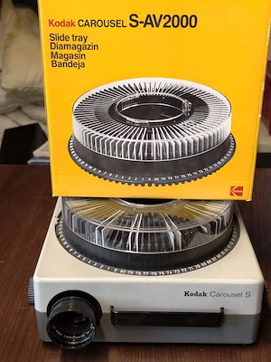 Diaprojektor Kodak Carousel S incl. 3 Rundmaganzine, Rarität funktoniert alles Bild 2