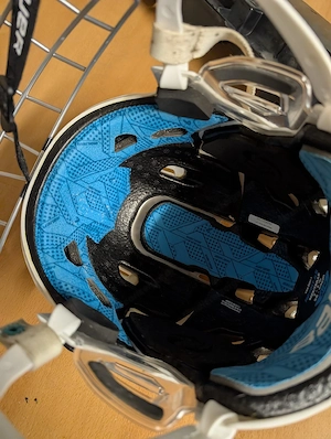 Bauer Helm  Bild 4