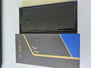 Samsung Z Flip 7 (512 GB, Olympia Olympic Version) Neuzustand Bild 2