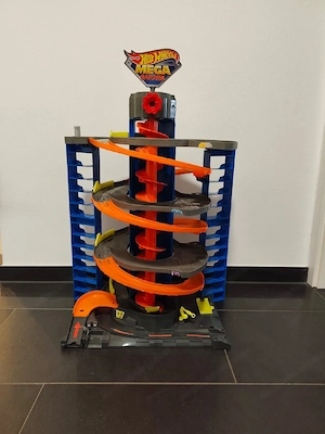 Hot Wheels Mega Garage