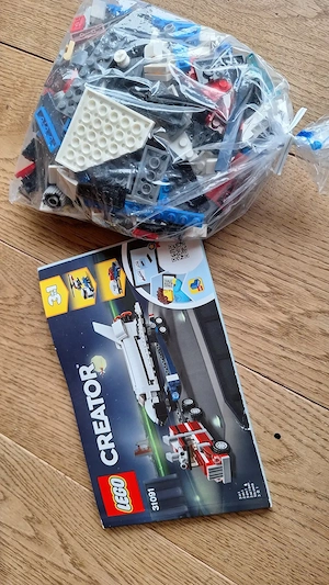 LEGO Creator Raumfahrt Fahrzeuge Bild 3