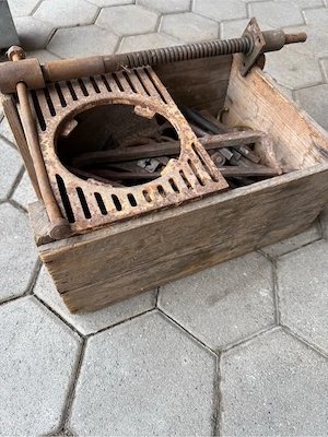 Alte Kiste Werkzeug Antik  Bild 2