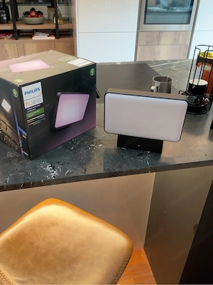 Philips Hue Discover Outdoor Wall Light   White & Color Ambiance