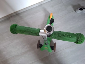 Roller mit 3 Rädern Bild 3