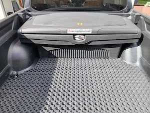 Mitsubishi L200 Pickup Aufbewahrungsbox Laderaumwanne Bild 3