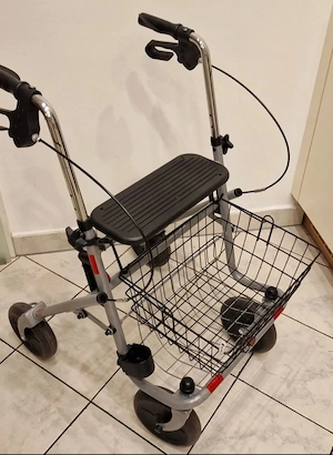 Rollator mit Sitzfläche und Korb  Bild 3