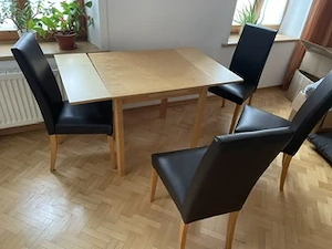 Tisch mit Stühlen Bild 2