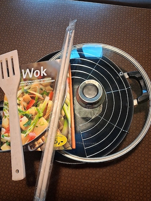 Wok -Set 6-teilig und Wok - Buch für Kochanleitung Bild 2
