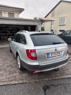 Skoda Superb Scout 4x4 DSG 2.0 TDI Bild 2