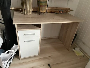Schreibtisch Bild 2