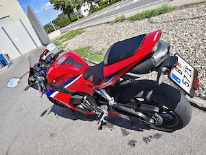 Honda CBR600rr Bild 2