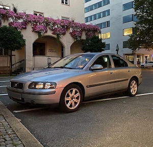 Volvo S60 2,4 D Bild 2