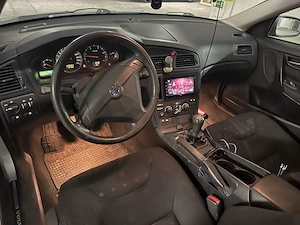 Volvo S60 2,4 D Bild 10