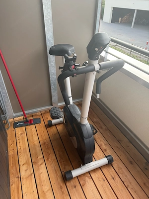 Fahrrad Heimtrainer zuverschenken