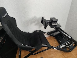 Sim Racing Setup - MOZA R5 mit SRP Pedals und Playseat Sessel Bild 3