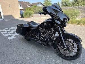 Harley Davidson Street Glide Special , Öhlins mit Garantie Bild 2