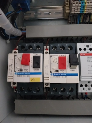 Schaltschrank mit Siemens LOGO Steuerung Bild 7
