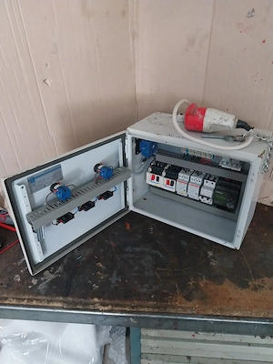 Schaltschrank mit Siemens LOGO Steuerung Bild 2