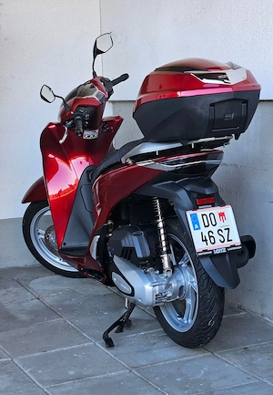 Honda  SH 125i  ABS Motorrad  Bild 2