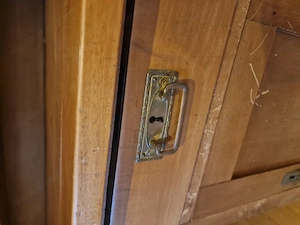 Antiker Sekretär bzw Schreibtisch Bild 4