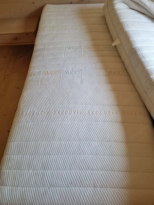 Bett mit Lattenrost und top Matzratzen Bild 2