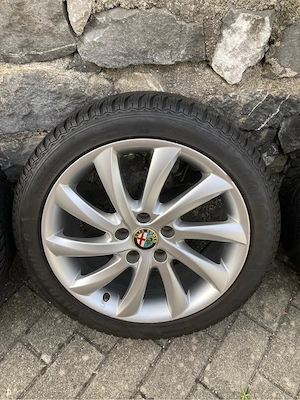 Alfa Romeo Giulietta Turbina Winterräder 225 45R17 Good Year Bild 9
