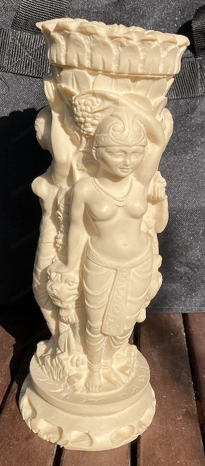 VASE Frauen Skulptur  Bild 2