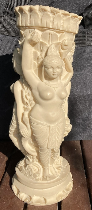 VASE Frauen Skulptur  Bild 3