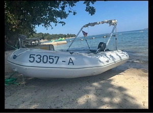 Verkaufe Grand R 420  mit Holzboden Bild 2